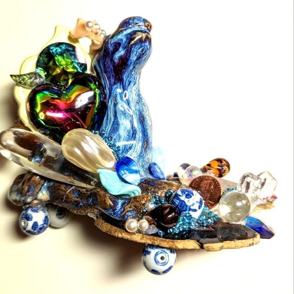 Wendy Gell Minature Sculpture Baby Dragon with Quartz Crystal, Rainbow Heart. - Picture 1 of 4